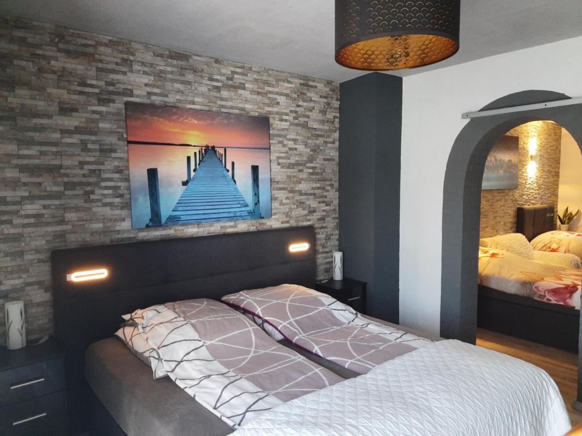 Joys Ferienwohnung โอเบอร์เฮาเซิน ภายนอก รูปภาพ