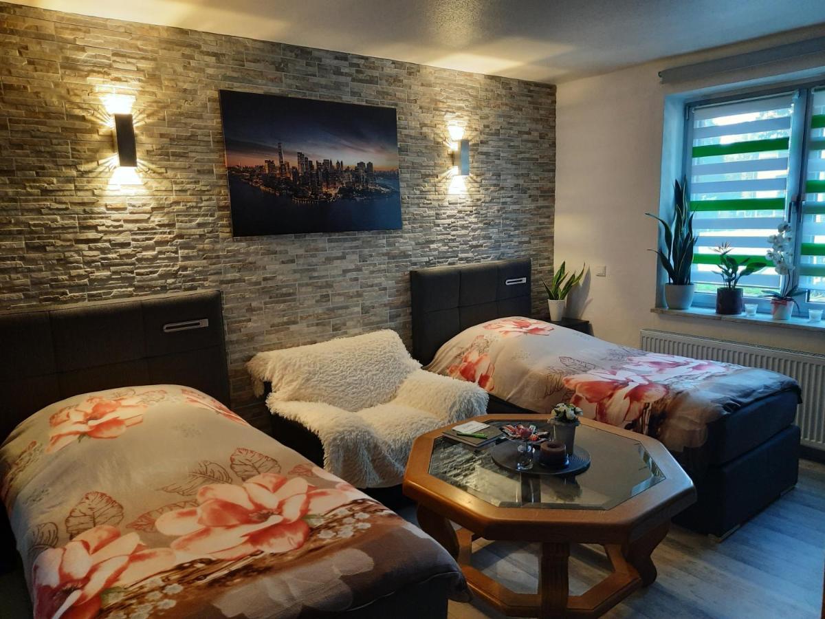 Joys Ferienwohnung โอเบอร์เฮาเซิน ภายนอก รูปภาพ