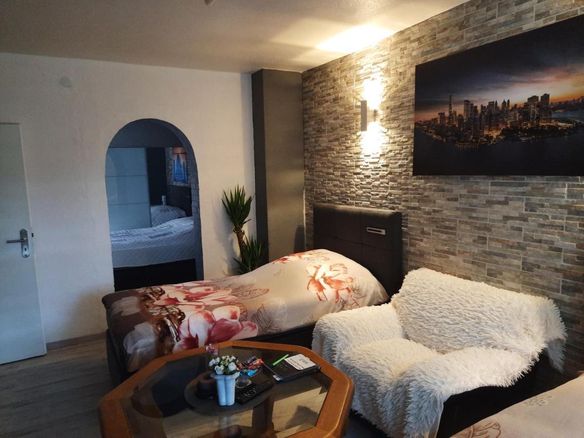 Joys Ferienwohnung โอเบอร์เฮาเซิน ภายนอก รูปภาพ